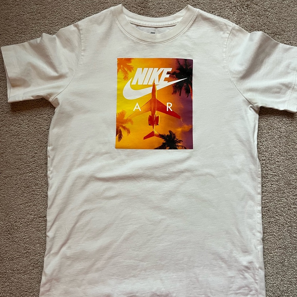 Youth XL short sleeve Nike Shirt